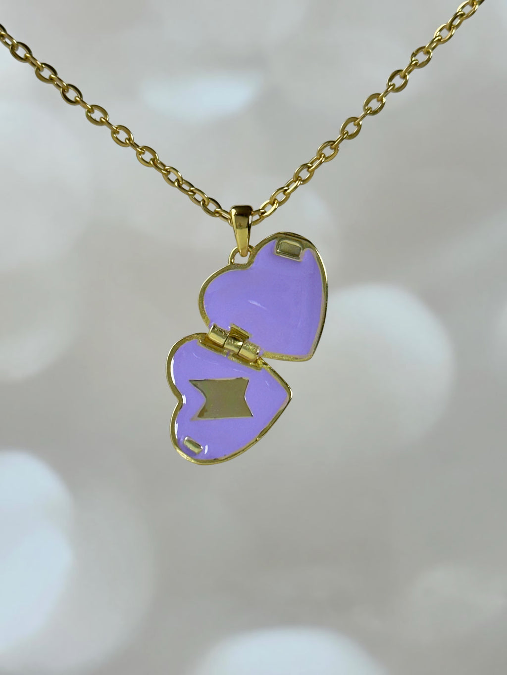 Bora Locket