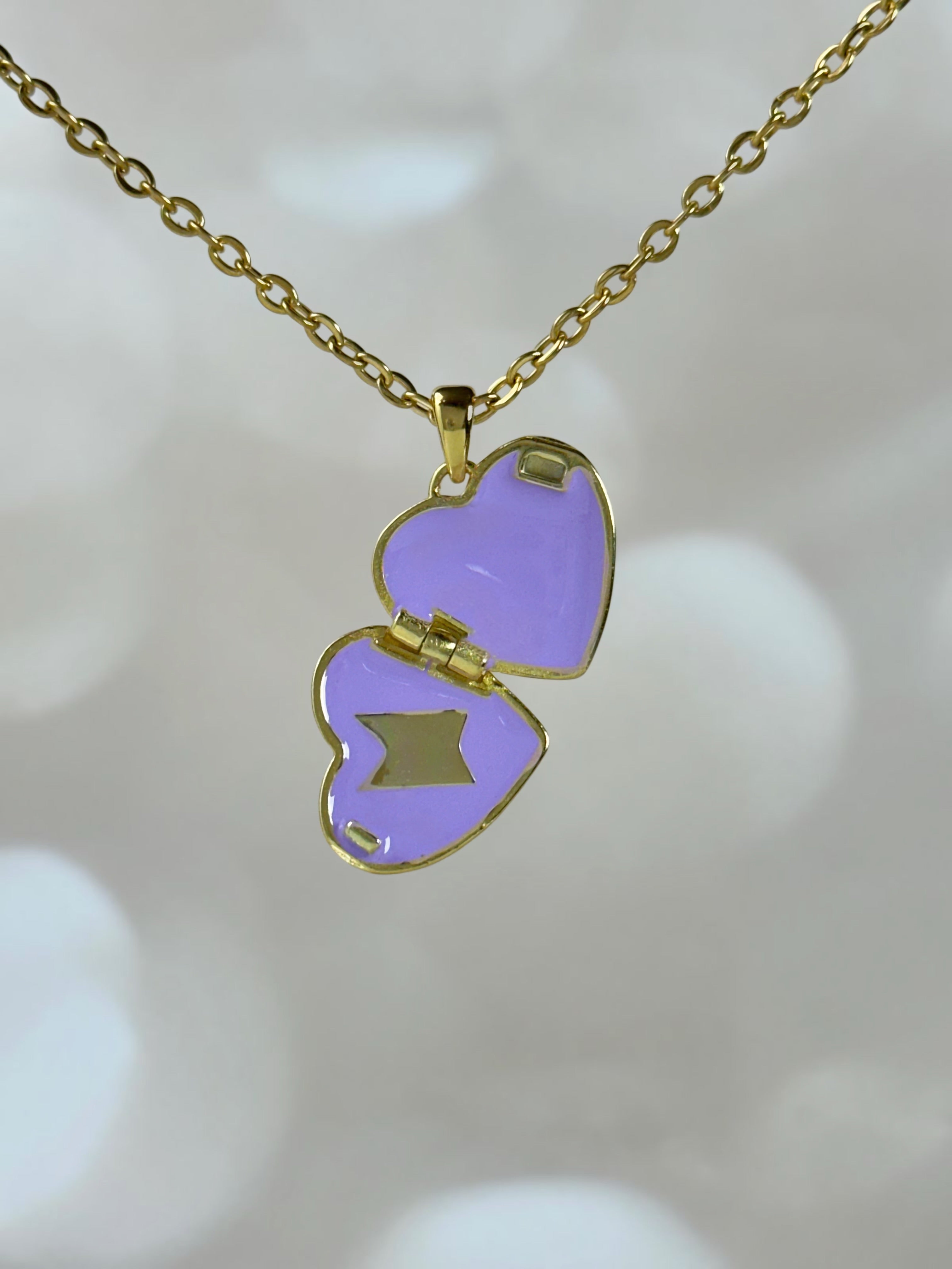 Bora Locket